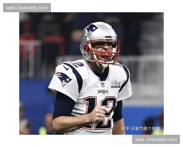 特写：告别演讲上，汤姆·布雷迪向爱国者队球迷深深鞠躬，眼含热泪