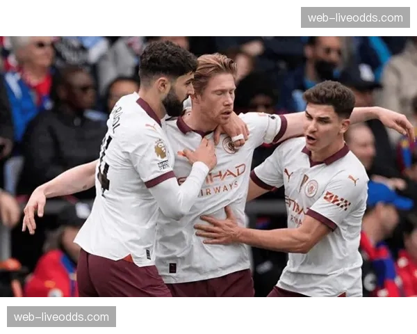 阿森纳客场3-0完胜曼城，萨卡传射建功，枪手登顶英超积分榜