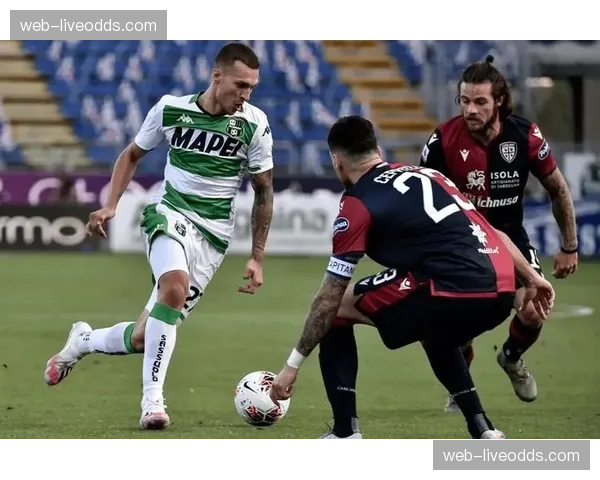 卡利亚里vs热那亚前瞻:六分保级战,两队主帅均面临下课危机 卡利亚里vs热那亚前瞻:六分保级战,两队主帅均面临下课危机